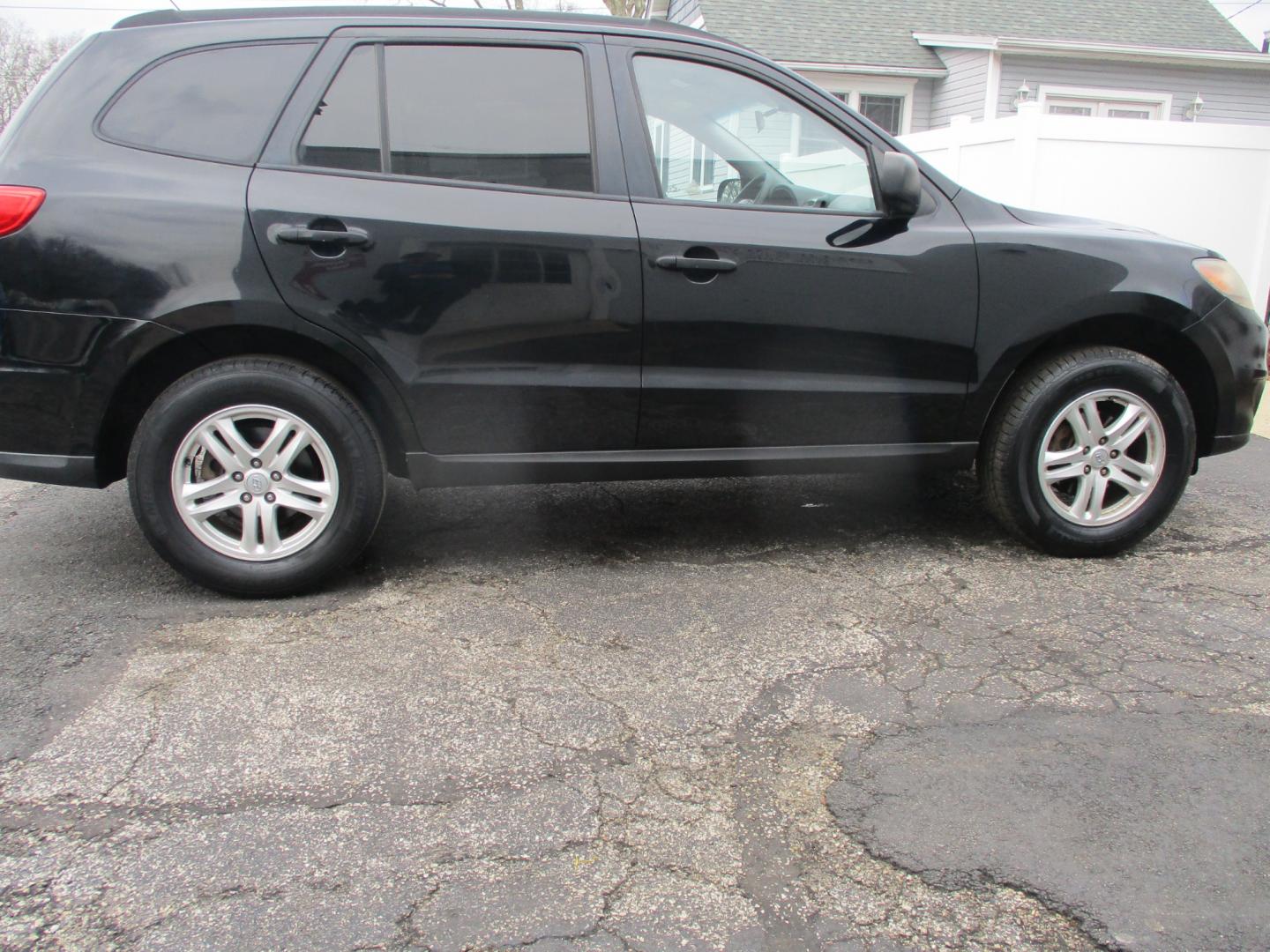 2010 BLACK Hyundai Santa Fe (5NMSG3ABXAH) , AUTOMATIC transmission, located at 540a Delsea Drive, Sewell, NJ, 08080, (856) 589-6888, 39.752560, -75.111206 - Photo#8